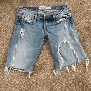 Hollister Destructed Shorts 🦋